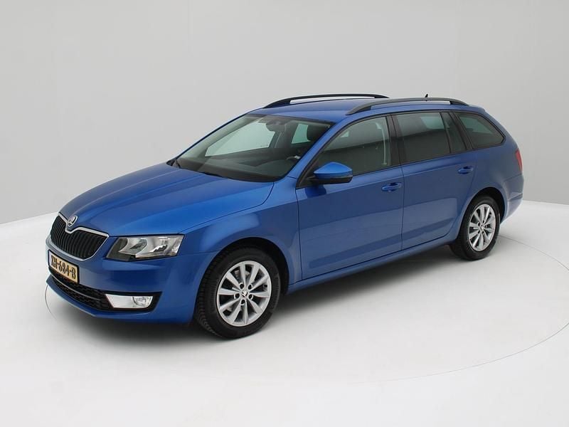 Blauw Occasion 2016 Skoda Octavia Business Line Hatchback | € 8.950 (Eerlijke prijs) - Afbeelding 1/3