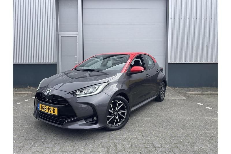 Occasion Toyota Yaris Hybrid 116 PK (85 kW) 2021 Grijs Hatchback