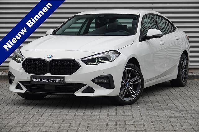 Wit Gebruikt 2022 BMW 218 Sport Line Coupé | € 27.900 (Goede deal) - Afbeelding 1/4