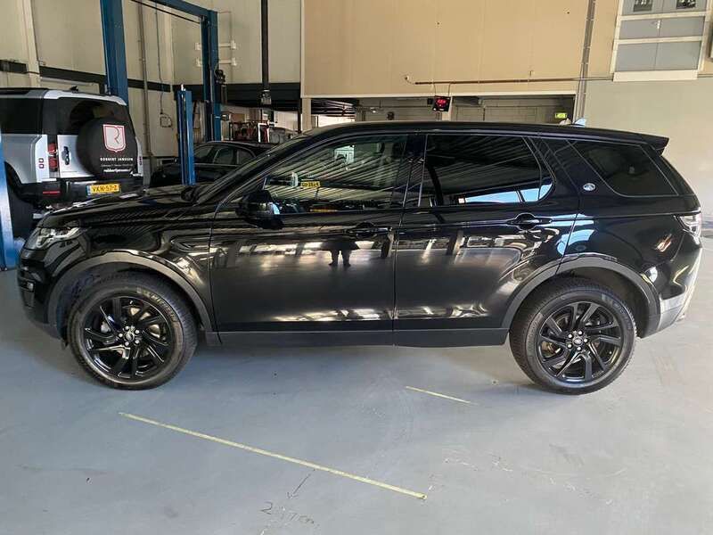 Zwart Gebruikt 2016 Land Rover Discovery Sport SE SUV | € 13.500 (Eerlijke prijs) - Afbeelding 1/4