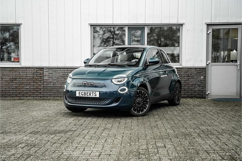 Groen Occasion 2021 Fiat 500e La Prima Hatchback | € 16.850 (Eerlijke prijs) - Afbeelding 1/4