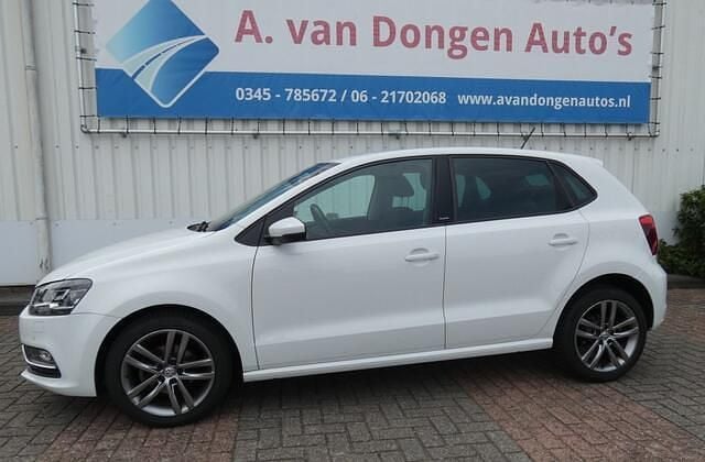 Wit Gebruikt 2016 VW Polo Highline Hatchback | € 8.195 (Goede deal) - Afbeelding 1/4