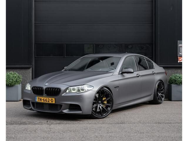 Grijs Gebruikt 2013 BMW M550 M Performance Sedan | € 25.950 - Afbeelding 1/4