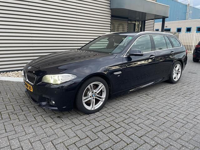 Zwart Gebruikt 2014 BMW 520 Executive Stationwagen | € 9.500 (Eerlijke prijs) - Afbeelding 1/4