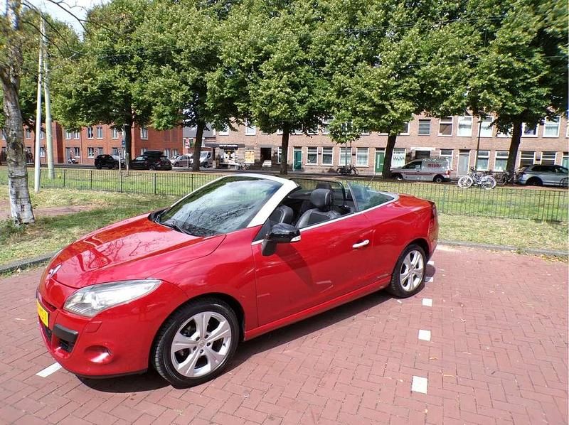 Occasion Renault Mégane Cabriolet Dynamique 142 PK (104 kW) 2011 Rood Cabriolet