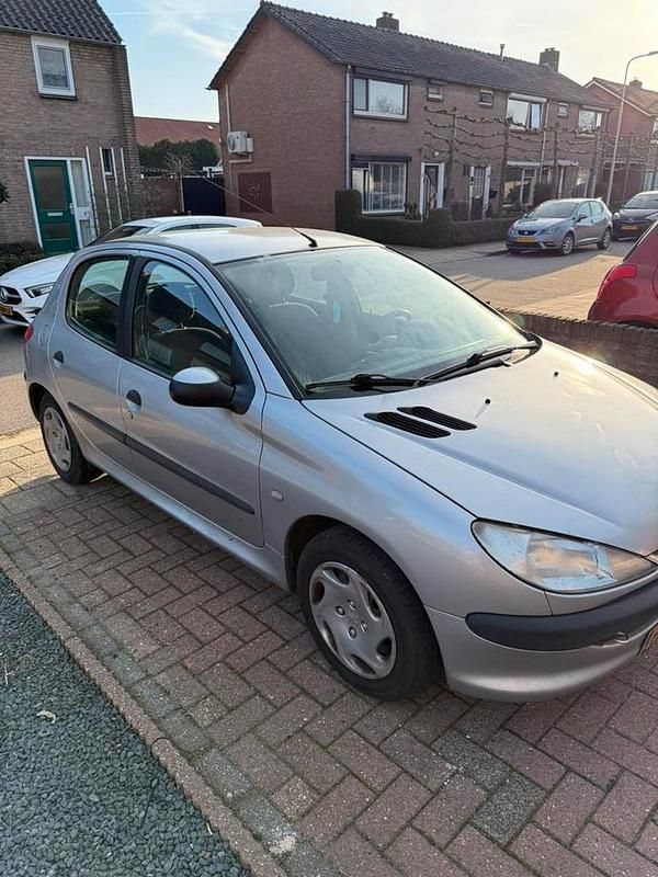 Occasion Peugeot 206 74 PK (54 kW) 2000
