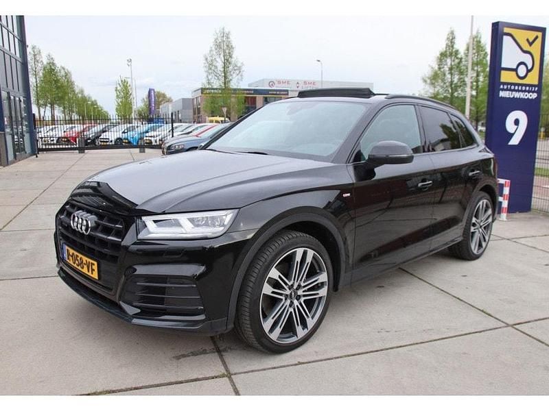 Zwart Occasion 2020 Audi Q5 SUV | € 44.949 (Duur) - Afbeelding 1/4