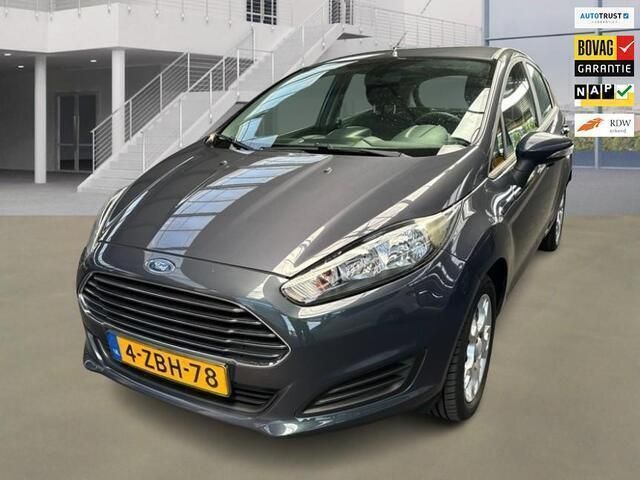 Grijs Gebruikt 2014 Ford Fiesta Style Hatchback | € 8.450 (Eerlijke prijs) - Afbeelding 1/4