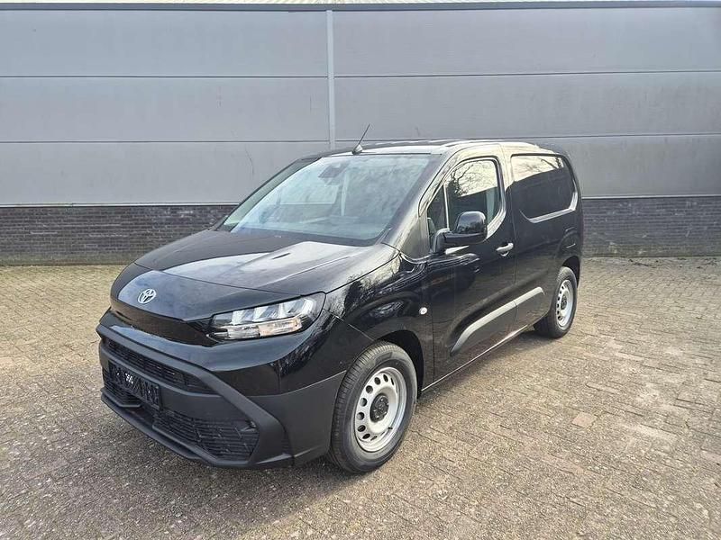 Zwart Nieuw 2024 Toyota Proace City Van | € 33.480 (Duur) - Afbeelding 1/4