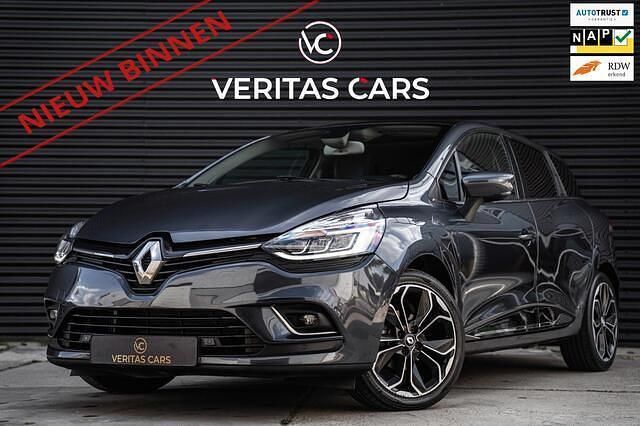 Grijs Gebruikt 2017 Renault Clio GrandTour Intens Stationwagen | € 11.950 (Duur) - Afbeelding 1/4