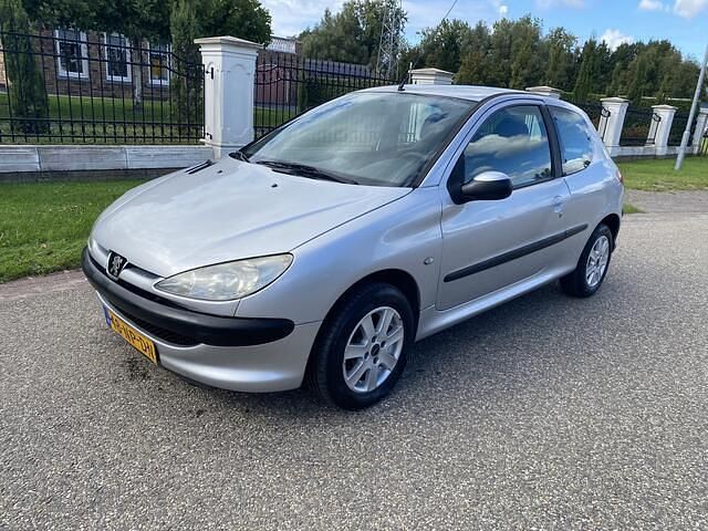 Occasion Peugeot 206 75 PK (55 kW) 2003 Grijs Hatchback