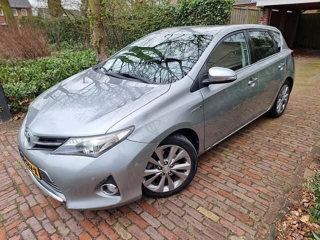 Occasion Toyota Auris Executive 99 PK (72 kW) 2014 Grijs Hatchback