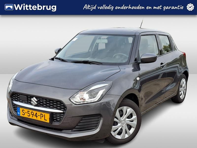 Grijs Gebruikt 2023 Suzuki Swift Comfort Hatchback | € 16.425 (Eerlijke prijs) - Afbeelding 1/3