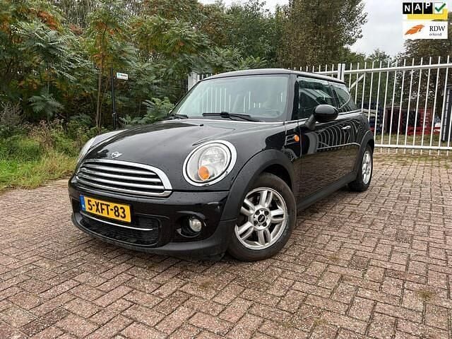 Zwart Gebruikt 2011 Mini Cooper Hatchback | € 3.950 (Eerlijke prijs) - Afbeelding 1/4