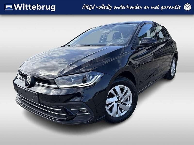 Zwart Gebruikt 2022 VW Polo Style Hatchback | € 20.950 (Goede deal) - Afbeelding 1/2