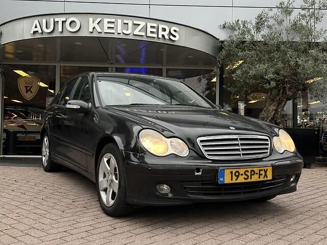 Zwart Gebruikt 2006 Mercedes C200 Classic Sedan | € 1.750 (Duur) - Afbeelding 1/4
