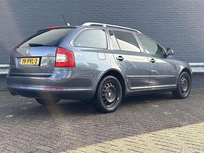 Occasion Skoda Octavia Business Line 105 PK (77 kW) 2011 Grijs Stationwagen