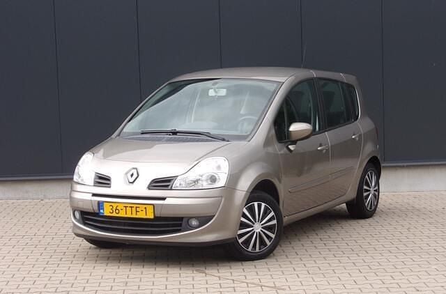 Bruin Gebruikt 2012 Renault Grand Modus Night&Day MPV | € 4.650 (Eerlijke prijs) - Afbeelding 1/4