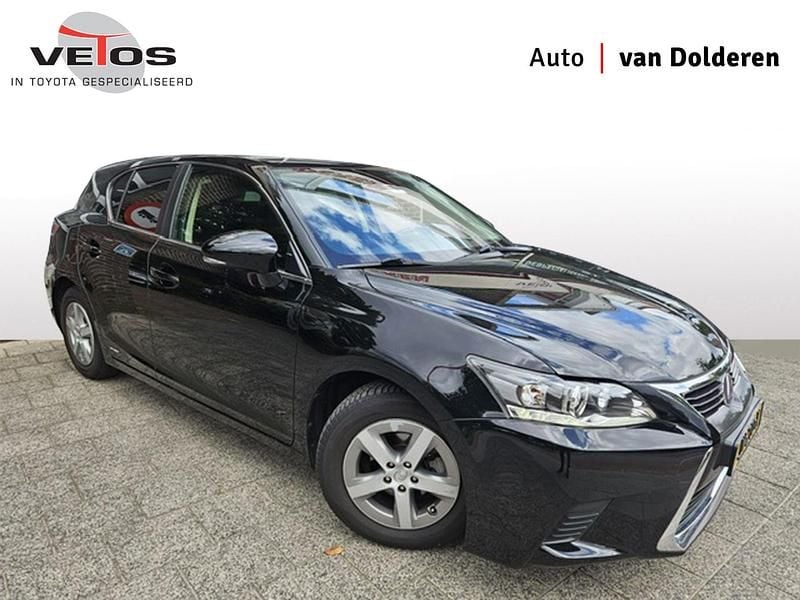 Zwart Gebruikt 2016 Lexus CT200h Hatchback | € 14.500 (Eerlijke prijs) - Afbeelding 1/4