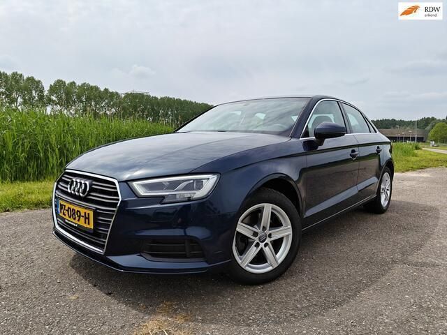 Blauw Gebruikt 2016 Audi A3 Design Sedan | € 16.950 (Goede deal) - Afbeelding 1/4