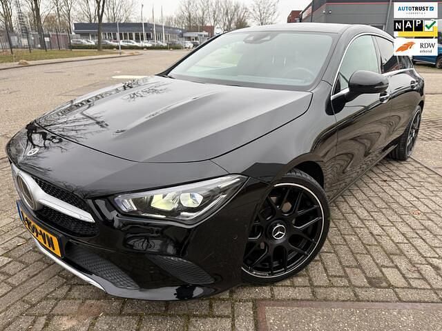 Occasion Mercedes CLA200 Shooting Brake AMG 163 PK (119 kW) 2021 Zwart (metallic) Stationwagen