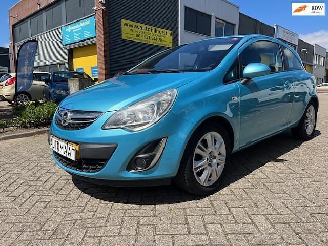 Blauw (metallic) Occasion 2011 Opel Corsa Cosmo Hatchback | € 7.750 (Iets duurder) - Afbeelding 1/4