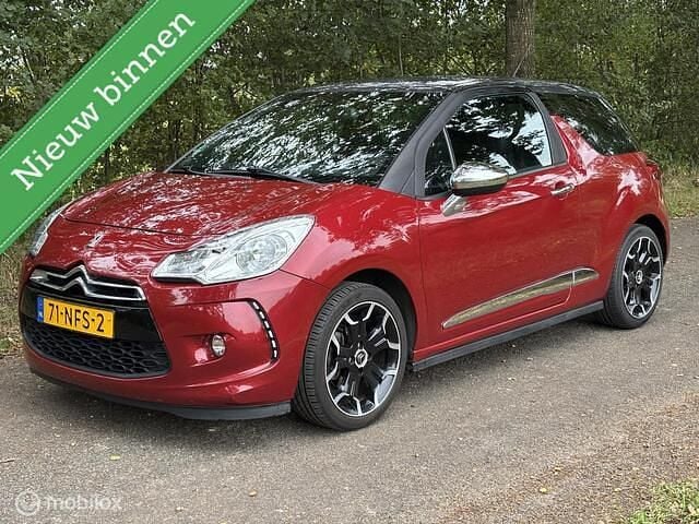 Rood Gebruikt 2010 Citroën DS3 So Chic Hatchback | € 3.795 (Eerlijke prijs) - Afbeelding 1/4
