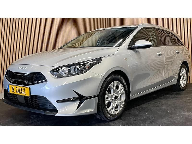 Zilver Gebruikt 2023 Kia Ceed Sportswagon Stationwagen | € 18.695 (Goede deal) - Afbeelding 1/2