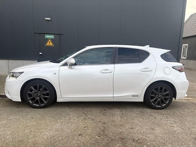 Occasion Lexus CT200h 101 PK (74 kW) 2015 Wit (metallic) Hatchback