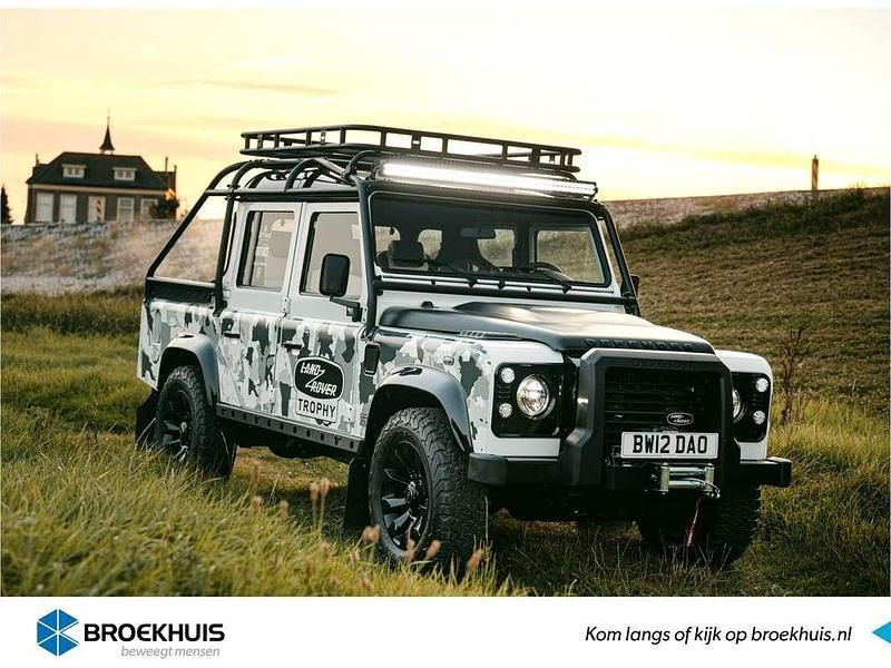 Wit, metallic lak Gebruikt 2023 Land Rover Defender SUV | € 389.800 - Afbeelding 1/4
