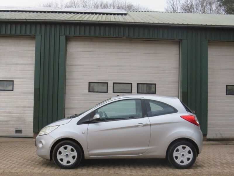 Grijs, metallic lak Gebruikt 2011 Ford Ka S Hatchback | € 3.950 (Iets duurder) - Afbeelding 1/4