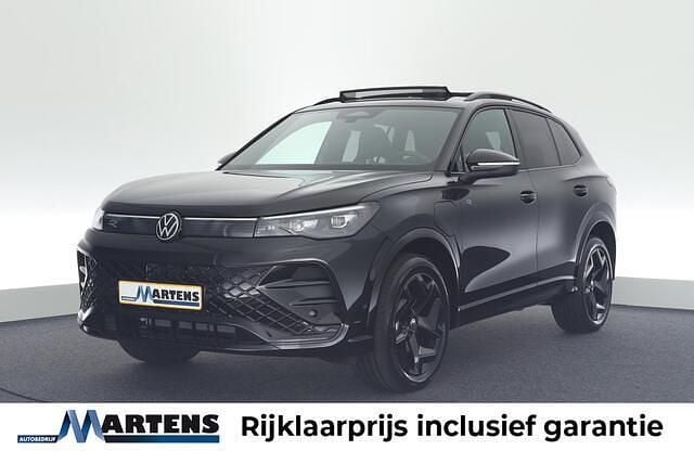 Zwart Nieuw 2025 VW Tiguan R-line Edition SUV | € 55.990 (Super prijs) - Afbeelding 1/4
