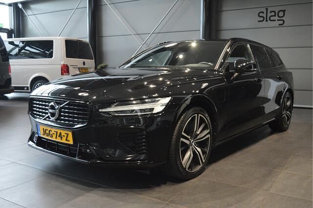 Zwart Gebruikt 2022 Volvo V60 Plus Stationwagen | € 35.900 (Super prijs) - Afbeelding 1/3