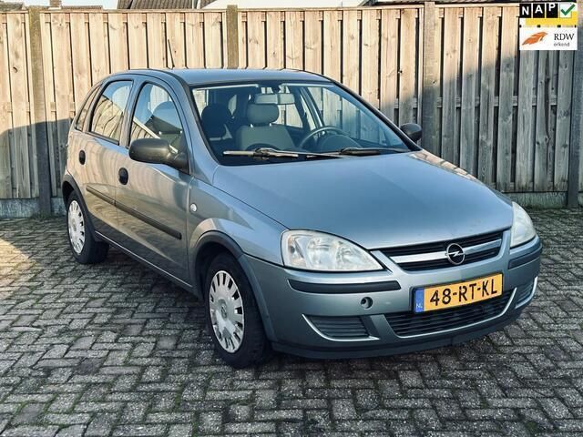Grijs Gebruikt 2005 Opel Corsa Hatchback | € 1.950 (Eerlijke prijs) - Afbeelding 1/4