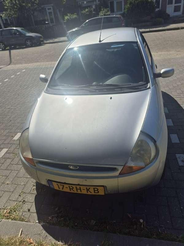 Zilver Gebruikt 2005 Ford Ka Hatchback | € 850 (Eerlijke prijs) - Afbeelding 1/4