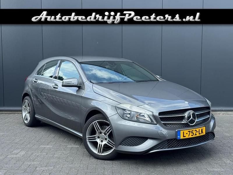 Grijs Gebruikt 2013 Mercedes A180 Ambition Hatchback | € 12.950 (Eerlijke prijs) - Afbeelding 1/4