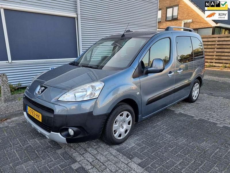 Blauw Gebruikt 2010 Peugeot Partner Tepee Style MPV | € 3.950 (Iets duurder) - Afbeelding 1/4