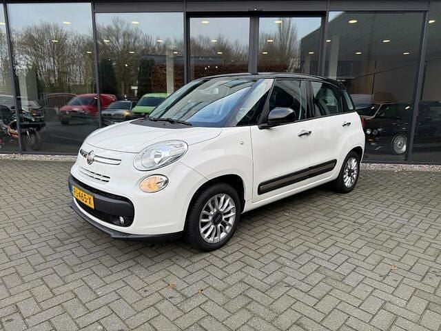 Wit Gebruikt 2017 Fiat 500L Lounge MPV | € 8.500 (Eerlijke prijs) - Afbeelding 1/4