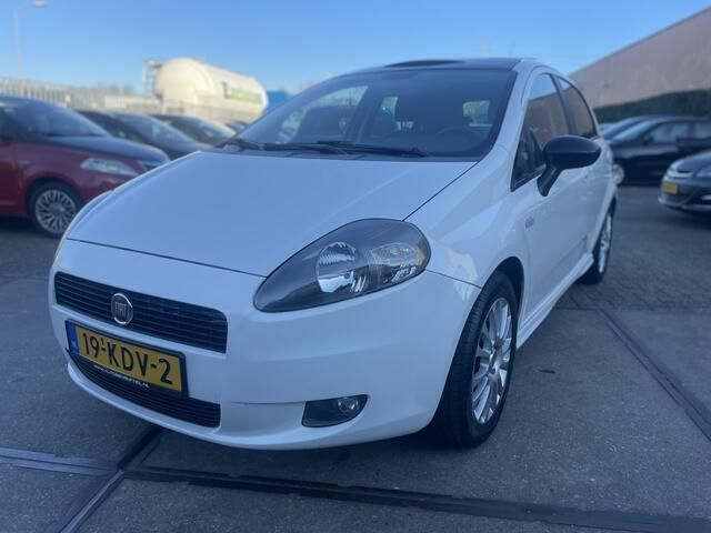 Wit Gebruikt 2009 Fiat Grande Punto Hatchback | € 3.450 (Duur) - Afbeelding 1/4
