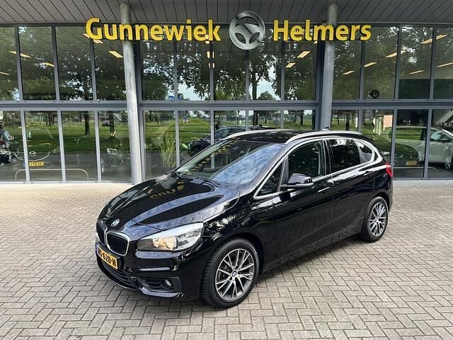 Zwart Gebruikt 2016 BMW 218 Stationwagen | € 11.950 (Eerlijke prijs) - Afbeelding 1/4