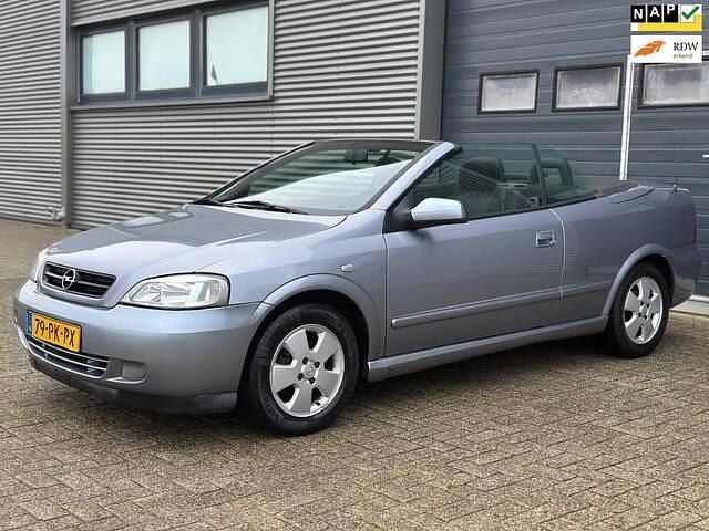 Grijs Gebruikt 2004 Opel Astra Cabriolet Cabriolet | € 2.499 (Duur) - Afbeelding 1/4
