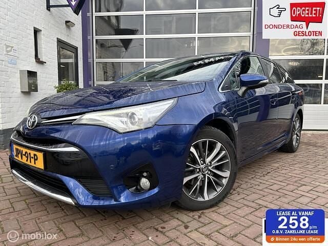Occasion Toyota Avensis Executive 147 PK (108 kW) 2018 Blauw Stationwagen