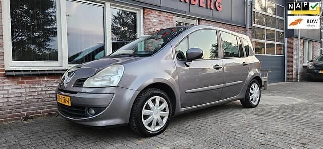Grijs Gebruikt 2011 Renault Grand Modus Dynamique MPV | € 3.450 (Eerlijke prijs) - Afbeelding 1/4