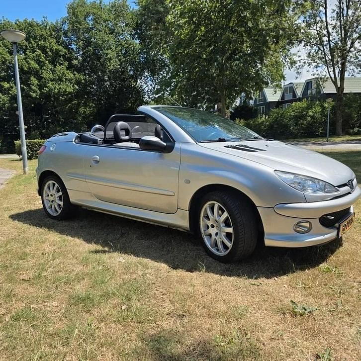 Occasion 2005 Peugeot 206 CC Roland Garros Cabriolet | € 1.950 (Iets duurder) - Afbeelding 1/4