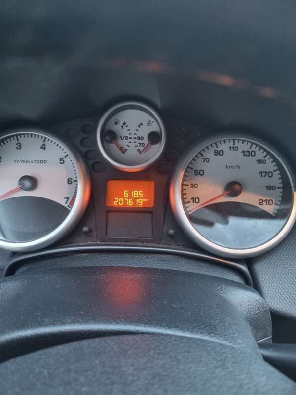Zwart Gebruikt 2009 Peugeot 207 Stationwagen | € 2.500 (Iets duurder) - Afbeelding 1/4