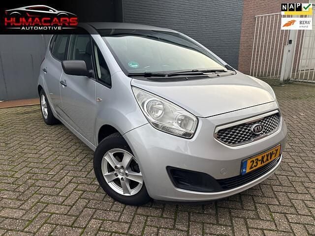 Grijs (metallic) Occasion 2010 Kia Venga Hatchback | € 2.999 (Goede deal) - Afbeelding 1/4