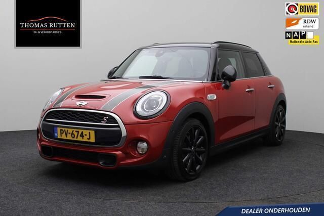 Rood Gebruikt 2017 Mini Cooper S Business Hatchback | € 16.500 (Eerlijke prijs) - Afbeelding 1/4