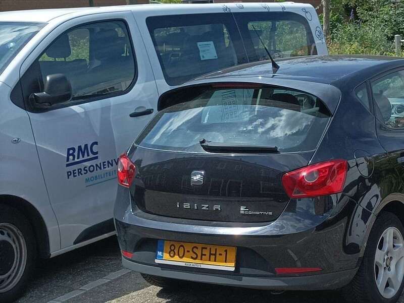 Zwart Gebruikt 2011 Seat Ibiza Reference Hatchback | € 2.800 (Goede deal) - Afbeelding 1/4