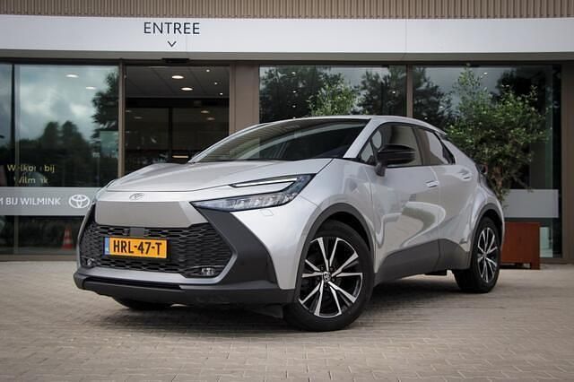 Grijs Gebruikt 2024 Toyota C-HR Edition SUV | € 34.300 (Goede deal) - Afbeelding 1/4