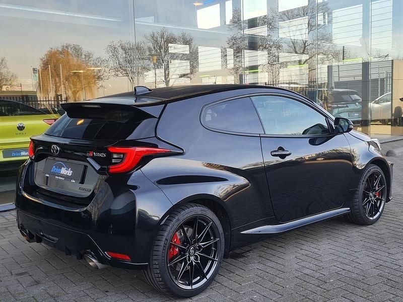 Occasion Toyota Yaris 263 PK (193 kW) 2022 Zwart Hatchback